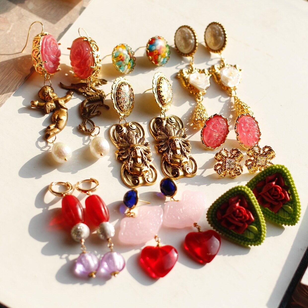 Ruyi Lock Heart Earrings | Pink Red Resin Blue Accent - Doraflora